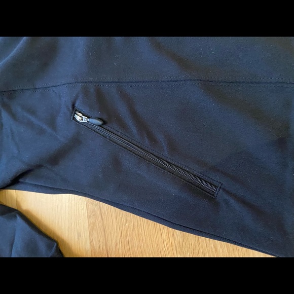 Jockey - Woman’s black track suit. 2 pieces, both size M. - Picture 9 of 10